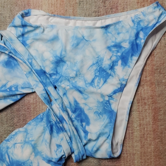 FashionNova 2X Watching The Wave Strappy Wrap plunge one piece swim suit NWT - Picture 5 of 10